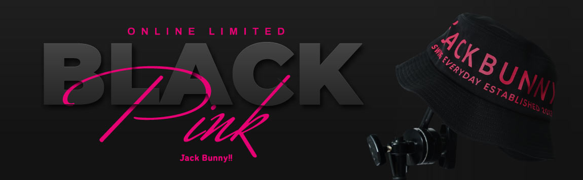 BLACK&PINKシリーズのオマージュロゴハット